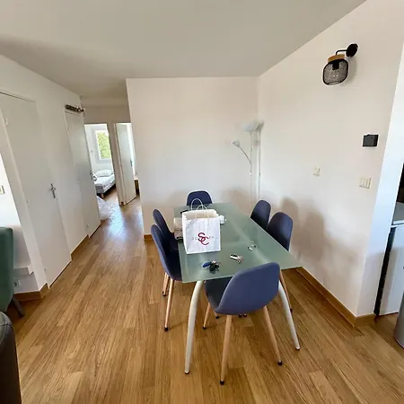 Marina Regates Lägenhet *